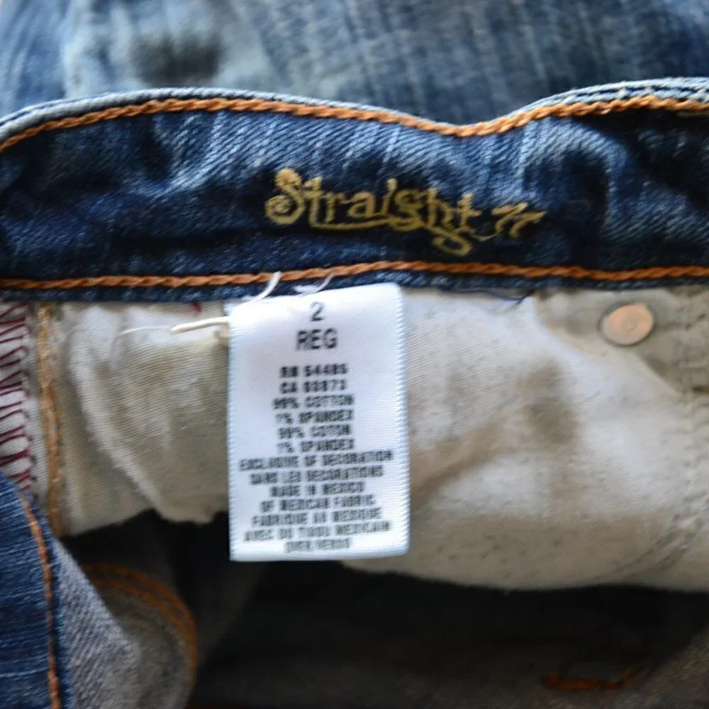 AE Low Rise  Straight Leg Jean - Picture 5 of 10